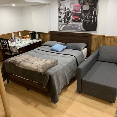 Hotel Big Oasis Studio Near Airport Yyz Toronto Esterno foto