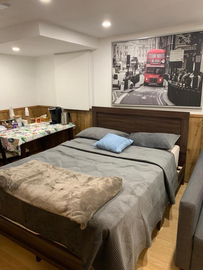 Hotel Big Oasis Studio Near Airport Yyz Toronto Esterno foto
