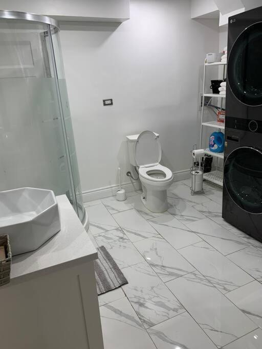Hotel Big Oasis Studio Near Airport Yyz Toronto Esterno foto