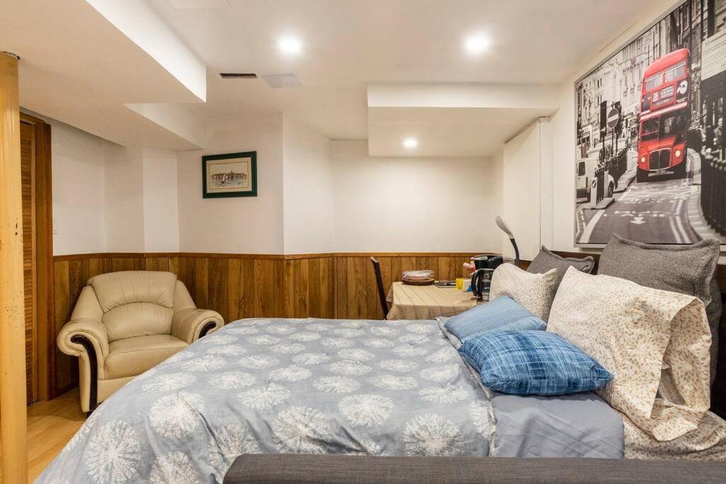 Hotel Big Oasis Studio Near Airport Yyz Toronto Esterno foto